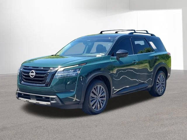 2023 Nissan Pathfinder SL 4WD photo