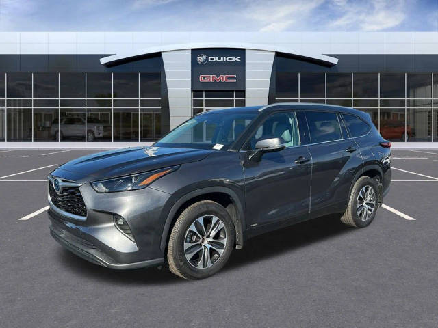 2022 Toyota Highlander Hybrid XLE AWD photo