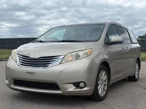 2015 Toyota Sienna XLE AWD photo