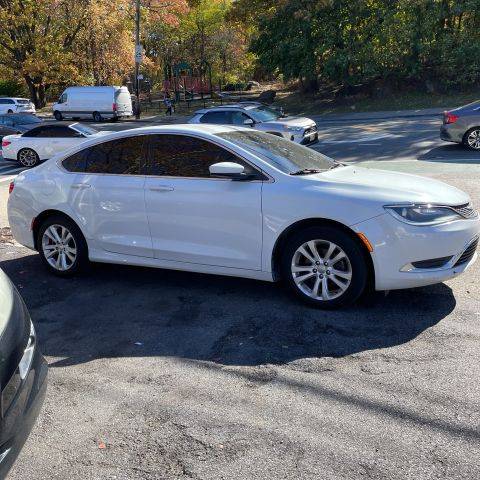 2015 Chrysler 200 Limited FWD photo