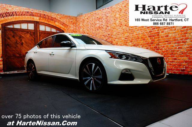 2022 Nissan Altima 2.5 SR AWD photo