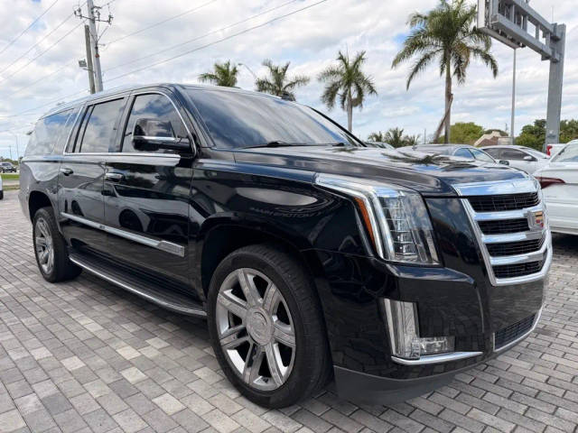 2018 Cadillac Escalade ESV Luxury RWD photo