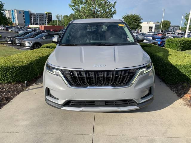 2022 Kia Carnival EX FWD photo