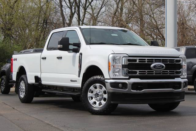 2023 Ford  XLT 4WD photo