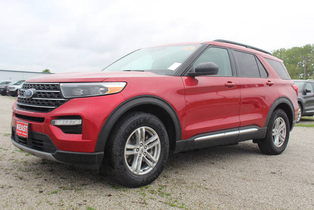 2022 Ford Explorer XLT 4WD photo