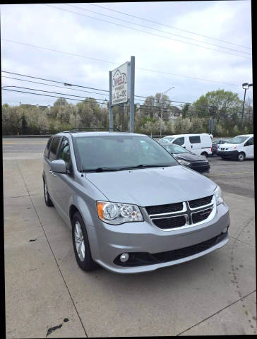 2020 Dodge Grand Caravan SXT FWD photo