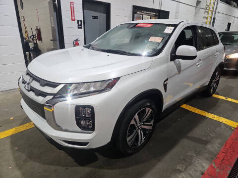 2023 Mitsubishi Outlander Sport ES 4WD photo