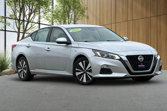2022 Nissan Altima 2.5 SV FWD photo