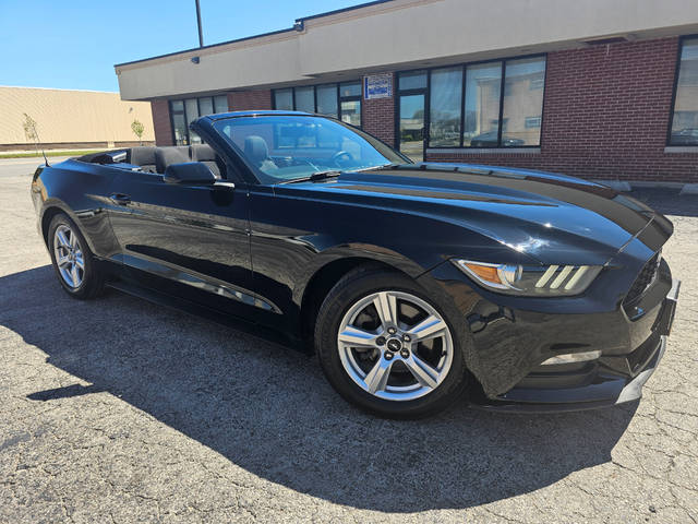 2015 Ford Mustang V6 RWD photo