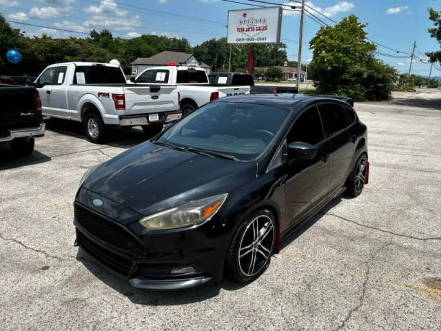2015 Ford Focus ST FWD photo