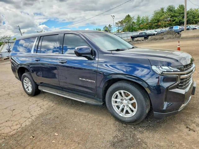 2023 Chevrolet Suburban LT 4WD photo