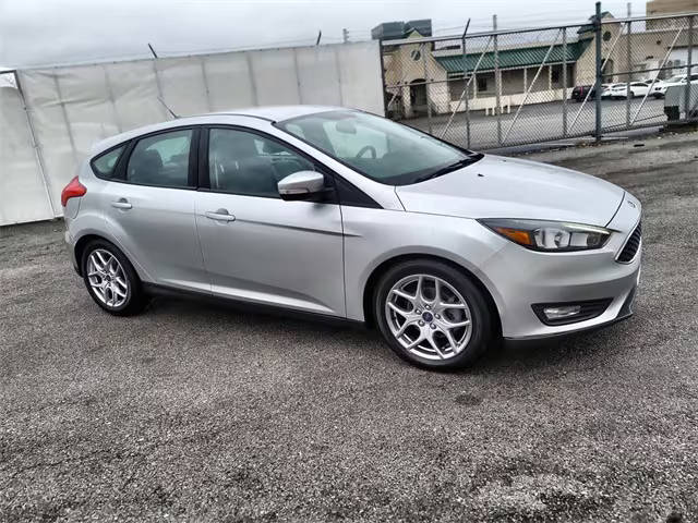 2015 Ford Focus SE FWD photo