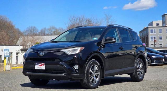 2017 Toyota RAV4 XLE AWD photo