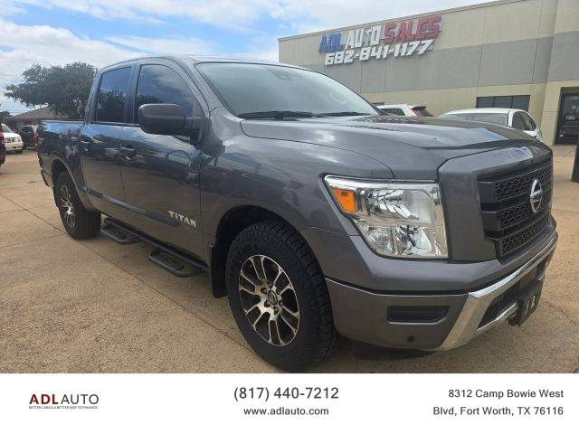 2022 Nissan Titan SV RWD photo