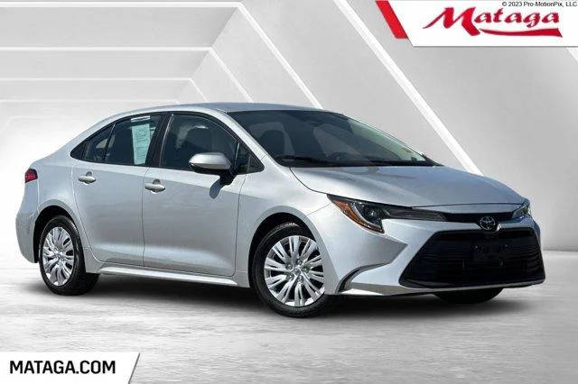 2023 Toyota Corolla LE FWD photo