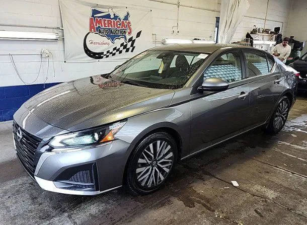 2023 Nissan Altima 2.5 SV FWD photo