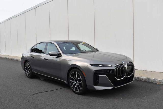 2023 BMW 7 Series 740i RWD photo