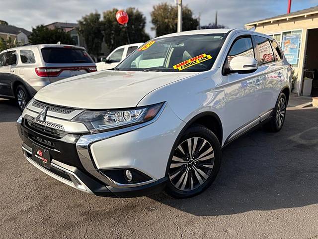 2019 Mitsubishi Outlander SE FWD photo