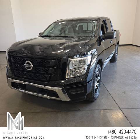 2022 Nissan Titan SV RWD photo