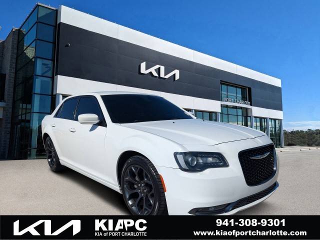 2020 Chrysler 300 300S RWD photo