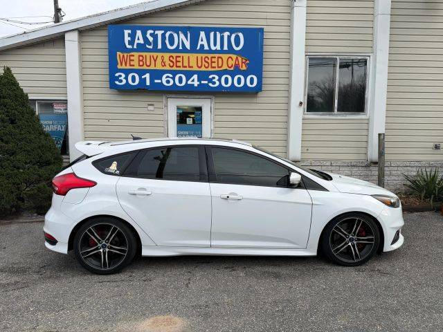 2016 Ford Focus ST FWD photo