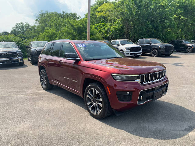 2022 Jeep Grand Cherokee Overland 4WD photo