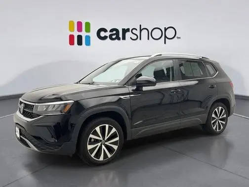 2022 Volkswagen Taos SE AWD photo