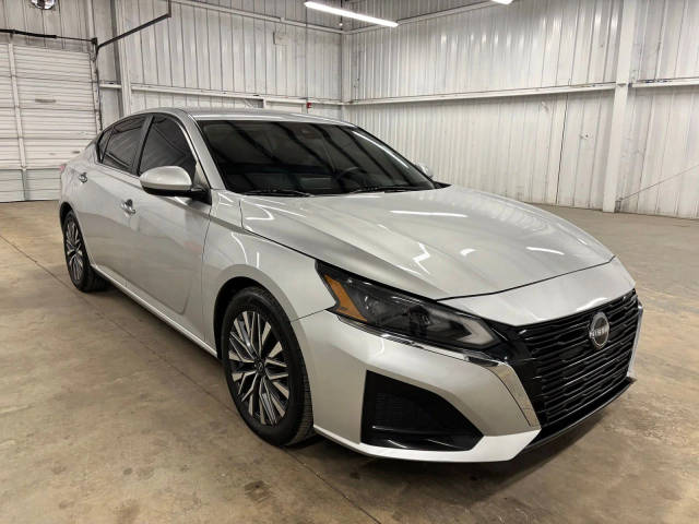 2023 Nissan Altima 2.5 SV FWD photo