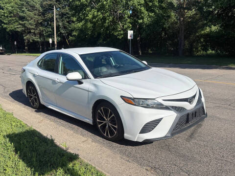 2019 Toyota Camry SE FWD photo