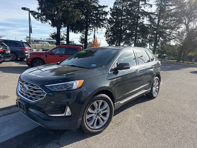 2022 Ford Edge Titanium AWD photo