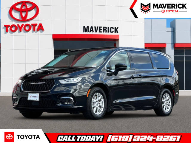 2023 Chrysler Pacifica Minivan Touring L FWD photo