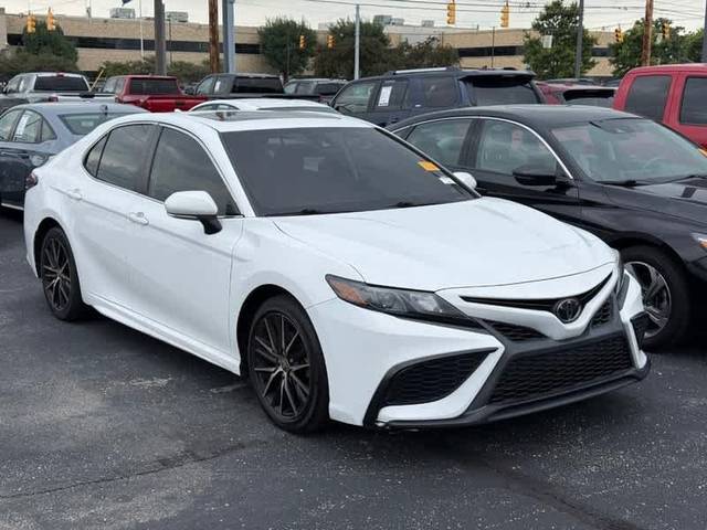 2022 Toyota Camry SE FWD photo