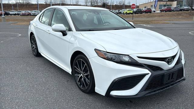 2022 Toyota Camry SE FWD photo