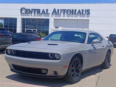 2021 Dodge Challenger SXT RWD photo