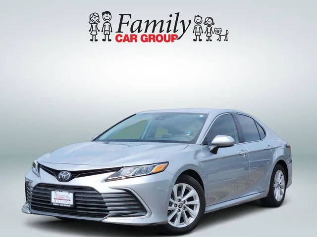2023 Toyota Camry LE FWD photo