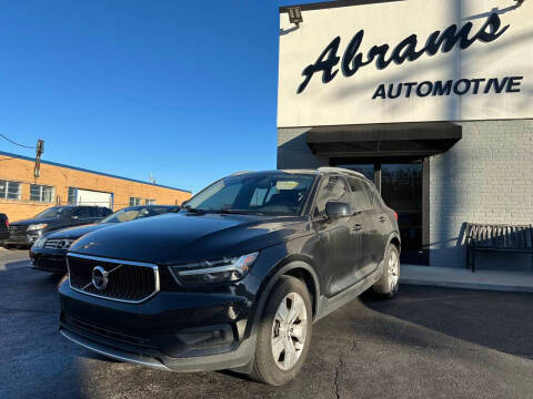2020 Volvo XC40 Momentum AWD photo