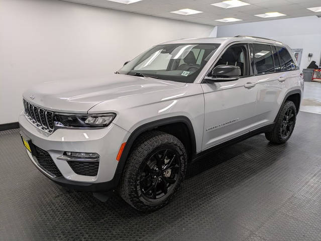 2022 Jeep Grand Cherokee Limited 4WD photo