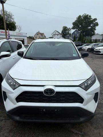 2022 Toyota RAV4 LE FWD photo