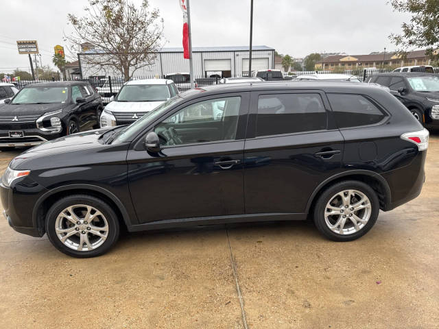 2015 Mitsubishi Outlander SE FWD photo