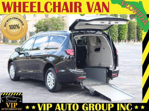 2022 Chrysler Pacifica Minivan Touring L FWD photo