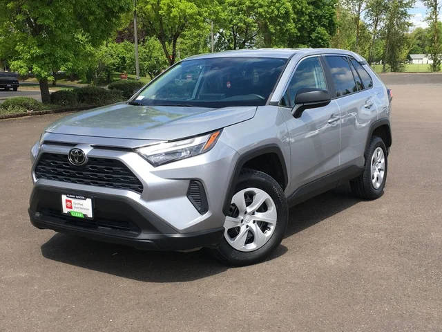2023 Toyota RAV4 LE AWD photo
