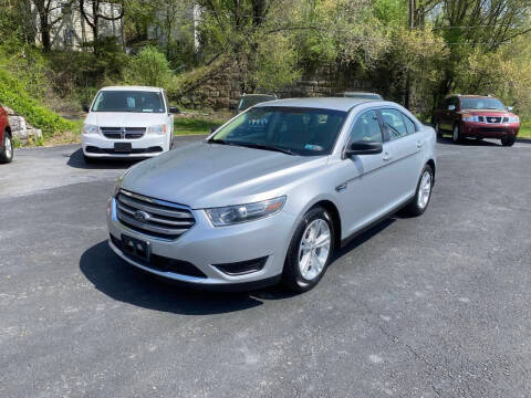 2017 Ford Taurus SE FWD photo