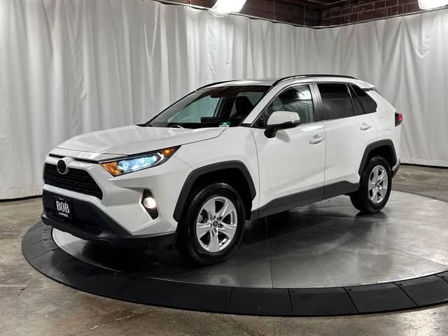 2021 Toyota RAV4 XLE FWD photo