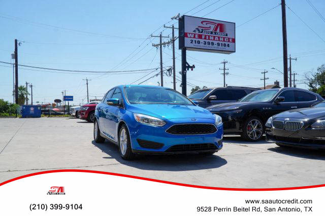 2015 Ford Focus SE FWD photo