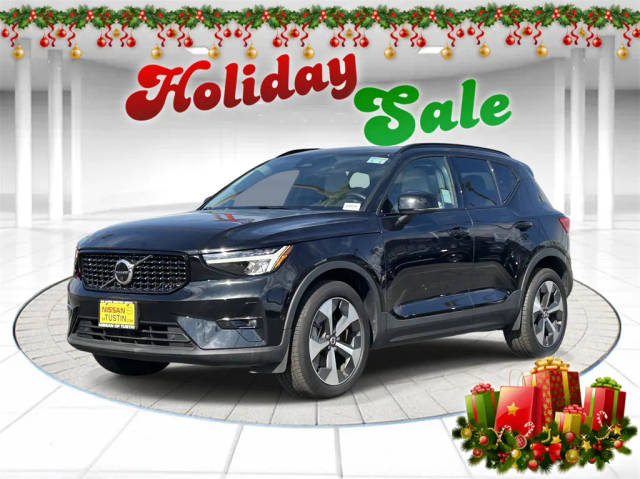 2023 Volvo XC40 Ultimate Dark Theme FWD photo