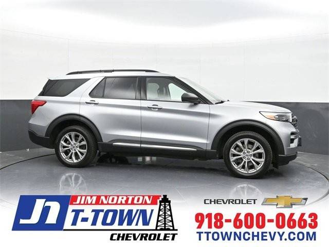 2022 Ford Explorer XLT 4WD photo