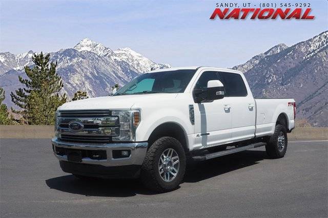 2019 Ford F-350 Super Duty LARIAT 4WD photo