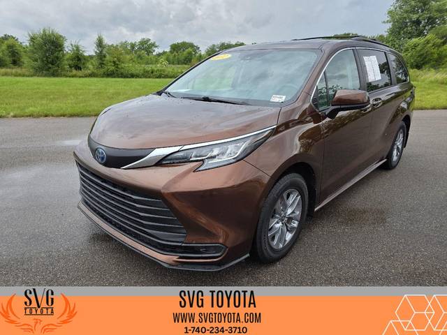 2022 Toyota Sienna LE AWD photo