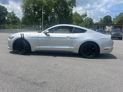 2015 Ford Mustang V6 RWD photo