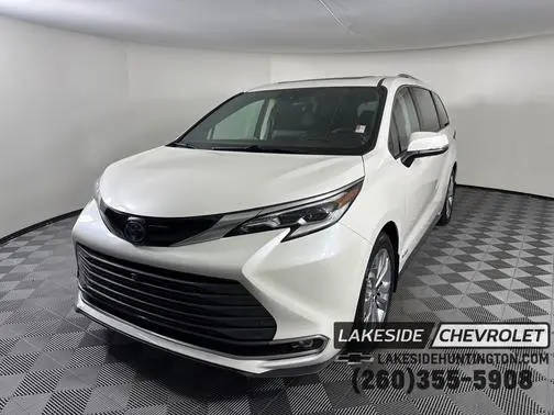 2021 Toyota Sienna Platinum FWD photo